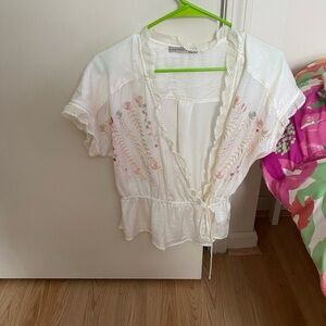 Embroidered Cream Lace Trim Top sz S